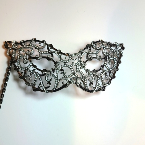 Swarovski crystal mask with side holder - STUNNING! - Picture 4 of 15